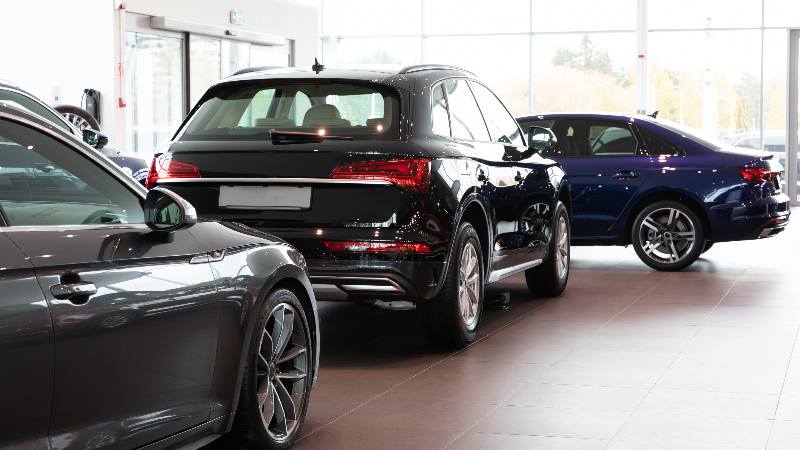 Luxury SUV Car Showroom, Cars in a Row